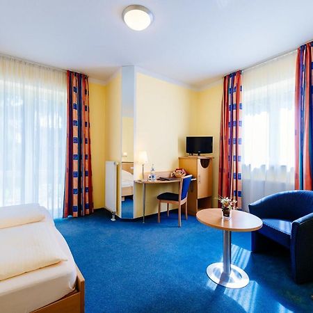 Hotel Graf Lehndorff Zur Messe München Buitenkant foto