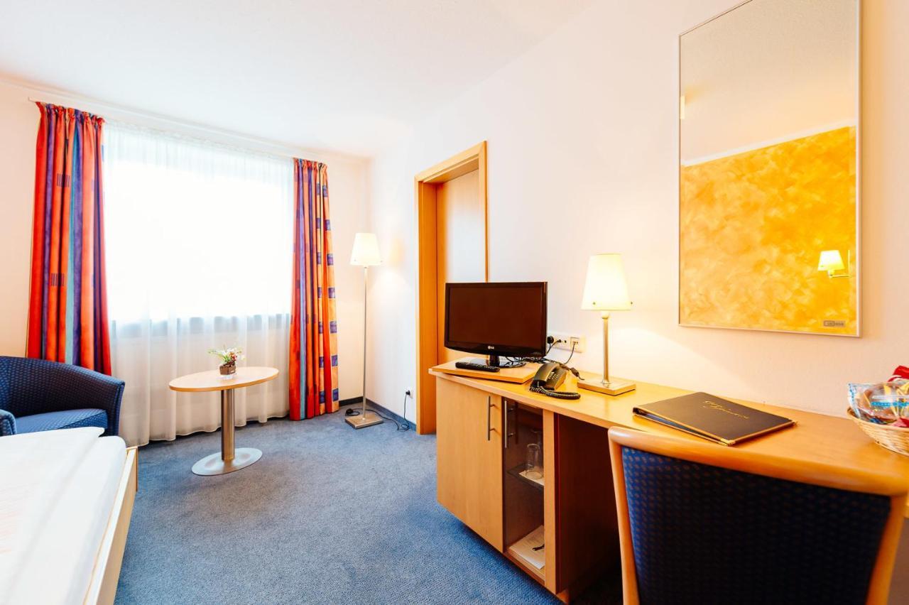 Hotel Graf Lehndorff Zur Messe München Buitenkant foto