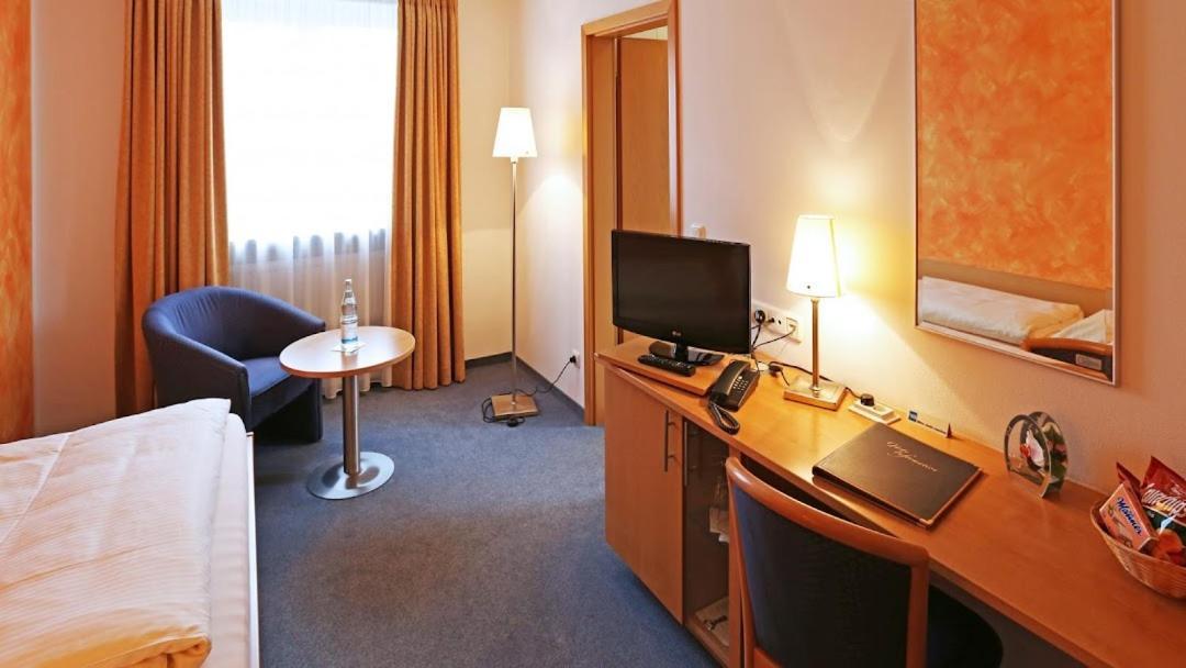 Hotel Graf Lehndorff Zur Messe München Buitenkant foto